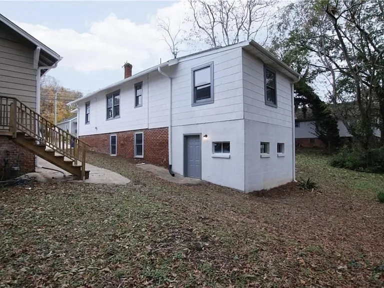 140 W Acadia Ave — Photo 18