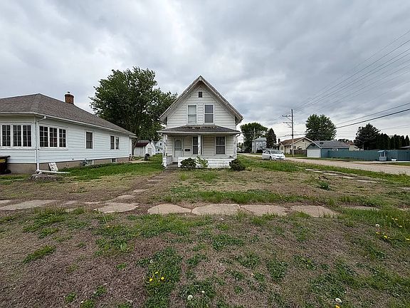 2nd image of 602 18th Ave