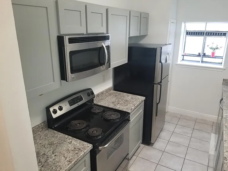 3190 Holly Hall St #3190 — Photo 6