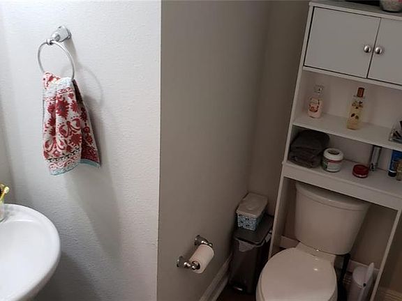 4th image of 15477 Honeybell Dr