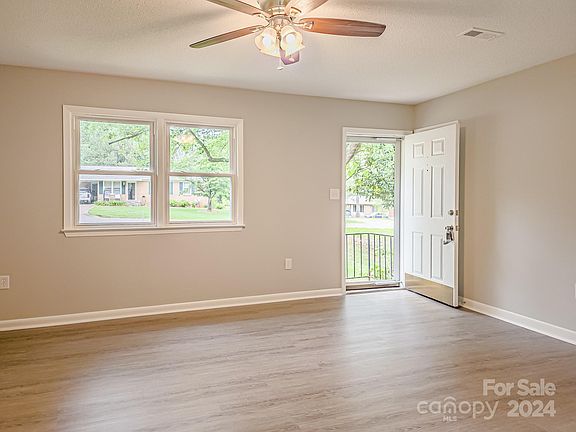 2nd image of 2309 Berwick Dr