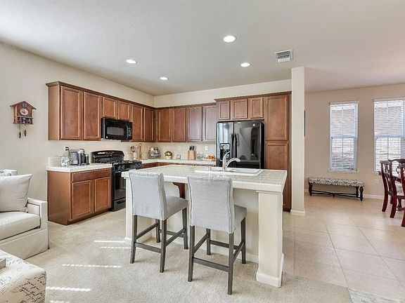 3rd image of 101 Talmont Cir #101