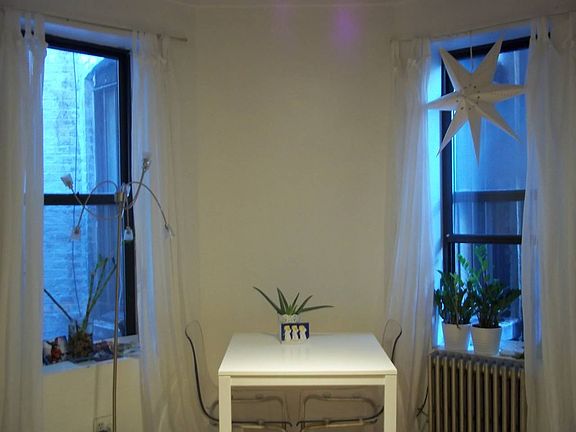 5th image of 945 Amsterdam Ave APT 5B