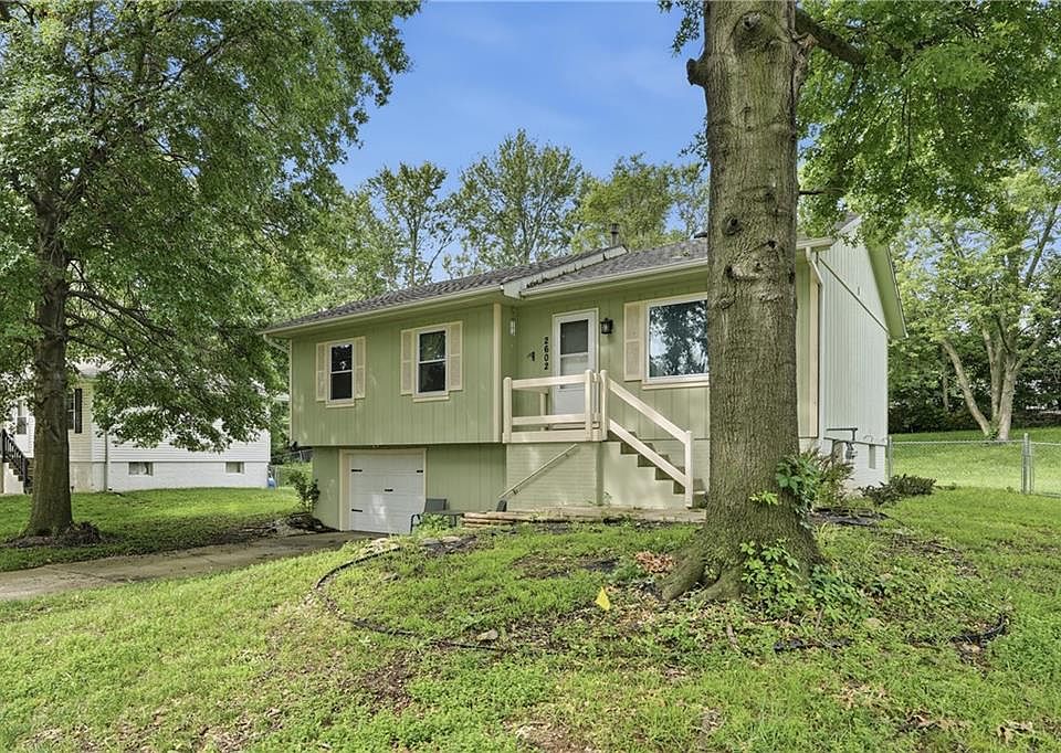 1st image of 2602 Leewood Rd