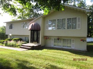 39 Headden Dr, Spring Valley, NY 10977