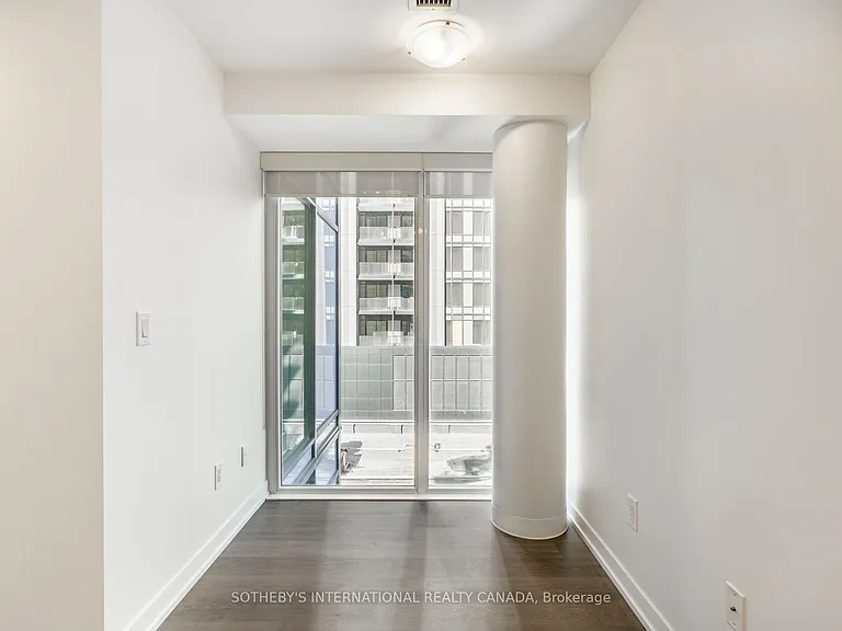 105 George St #713 — Photo 6