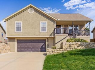 13716 Richland Ave, Bonner Springs, KS 66012