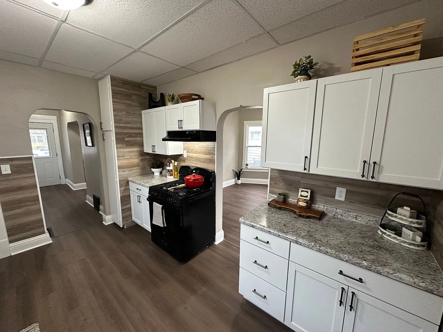 Newly remodeled 3 bed, 1 bath home for rent in Waterloo — Photo 1