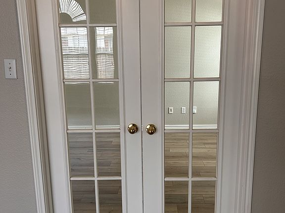 3rd image of 6104 Oldham Dr