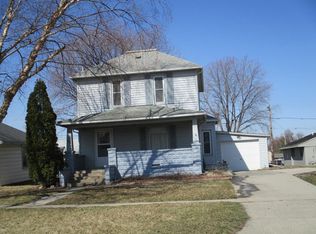 421 E 5th St, Carroll, IA 51401