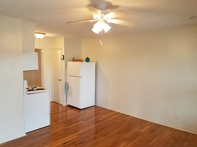 1212 Chapel Hill — Photo 4