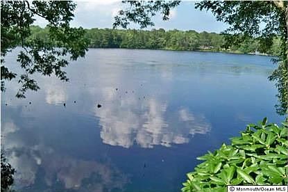 4th image of 1830 Lakeside Dr S