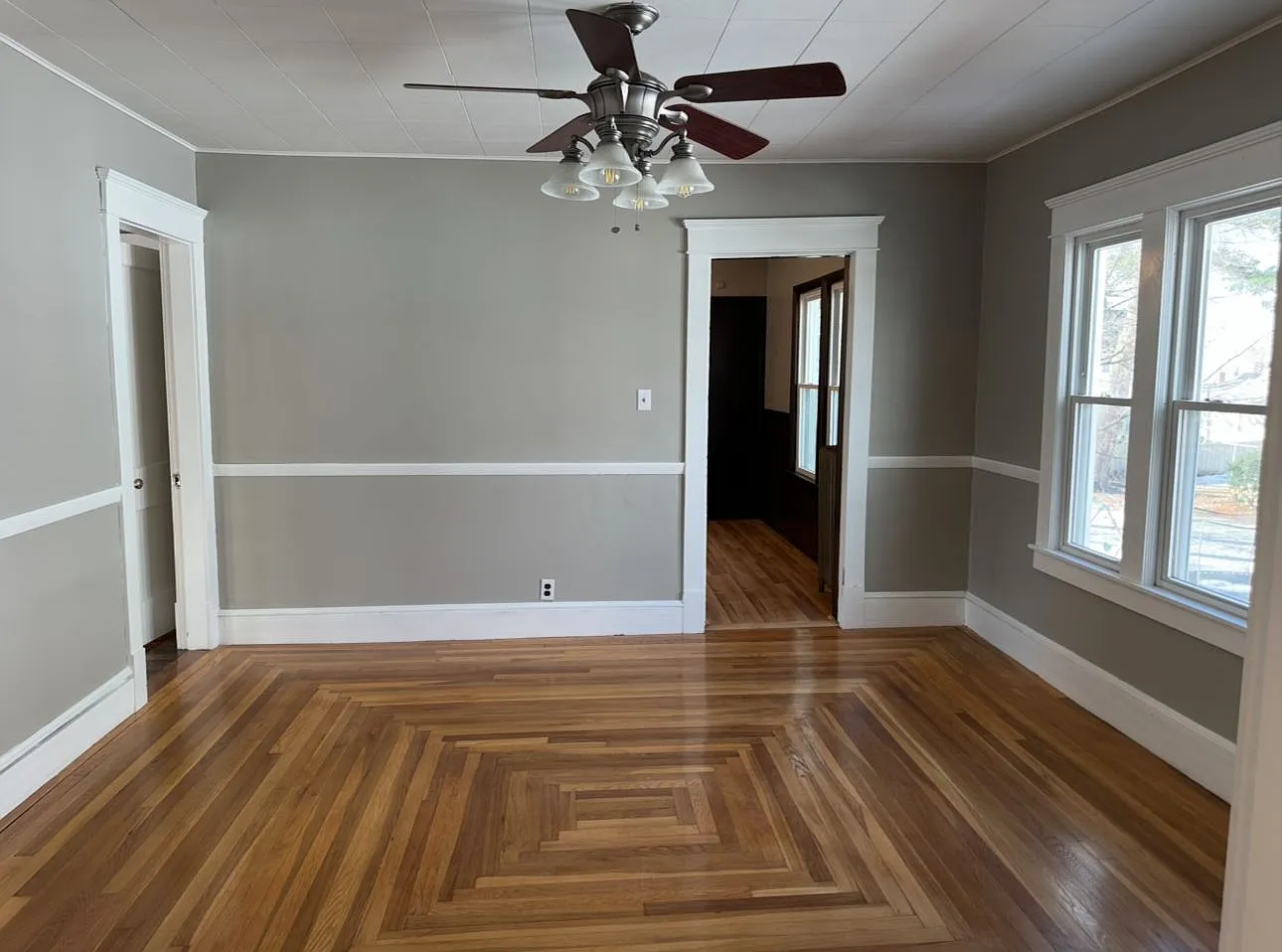 3 bed, 1.0 bath, 1120 sqft, $2,100 — Photo 2