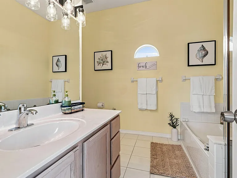 233 Kingston Dr — Photo 28