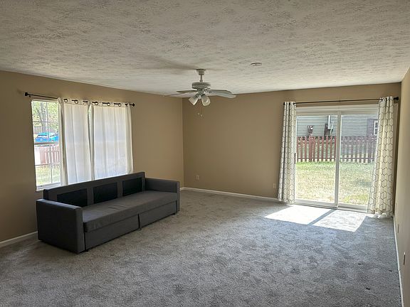 3rd image of 1584 Scottsdale Dr