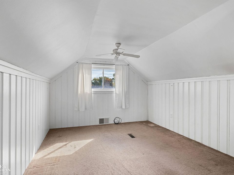 23332 Beverly St, photo 19