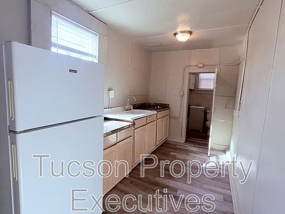 4th image of 234 E 32nd St #4