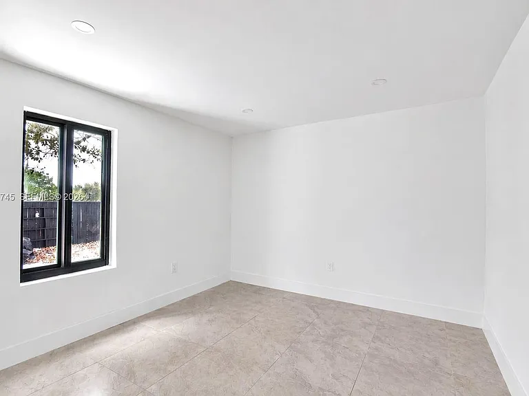 1102 NW 103rd St #1 — Photo 14