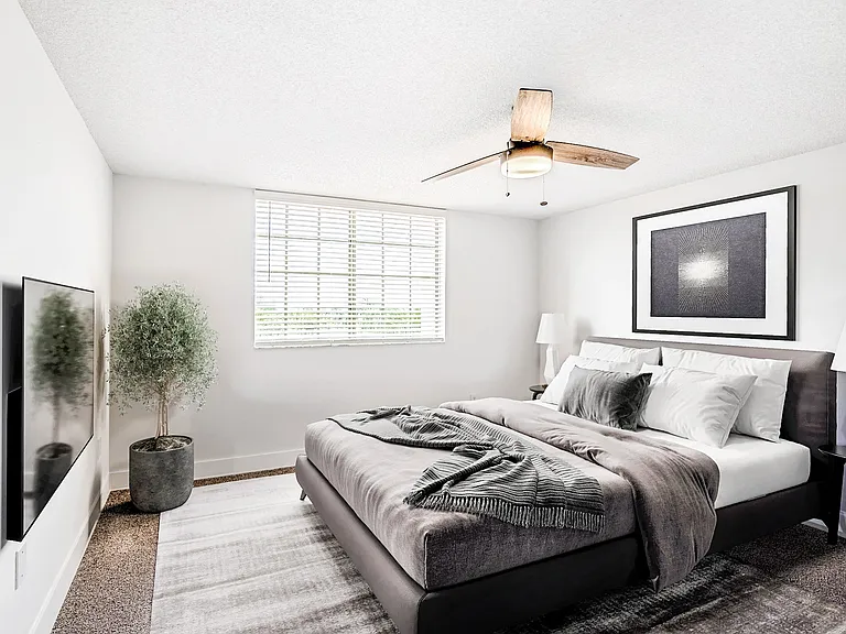 Gables Grand Plaza Apartments — Photo 38