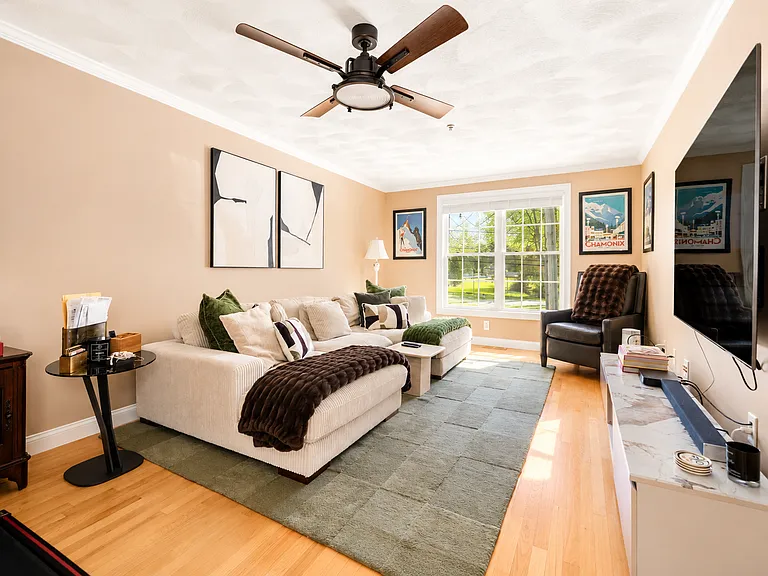 36 Middlesex Ave #3 — Photo 4