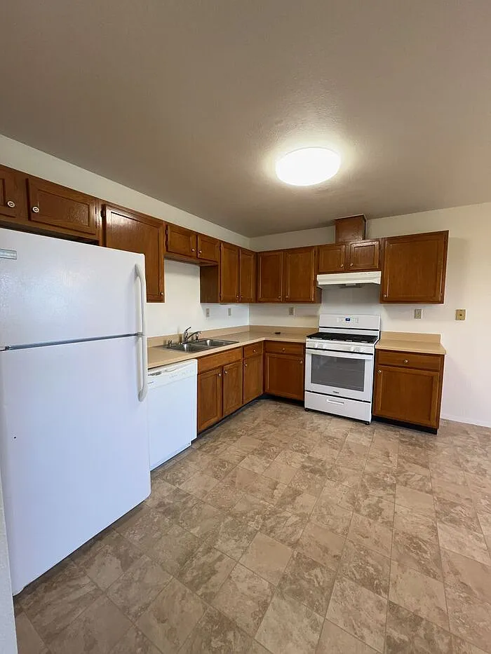 2 bed, 1.5 bath, 1066 sqft, $1,494 — Photo 2