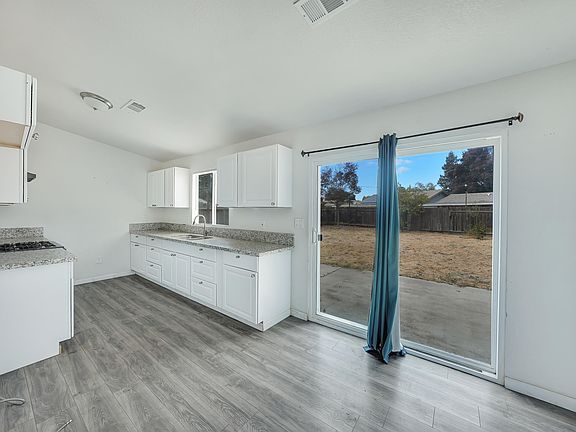 5th image of 330 W Wren Avenue