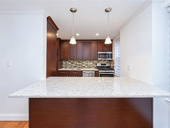 4th image of 1577 E 17th St APT 2M