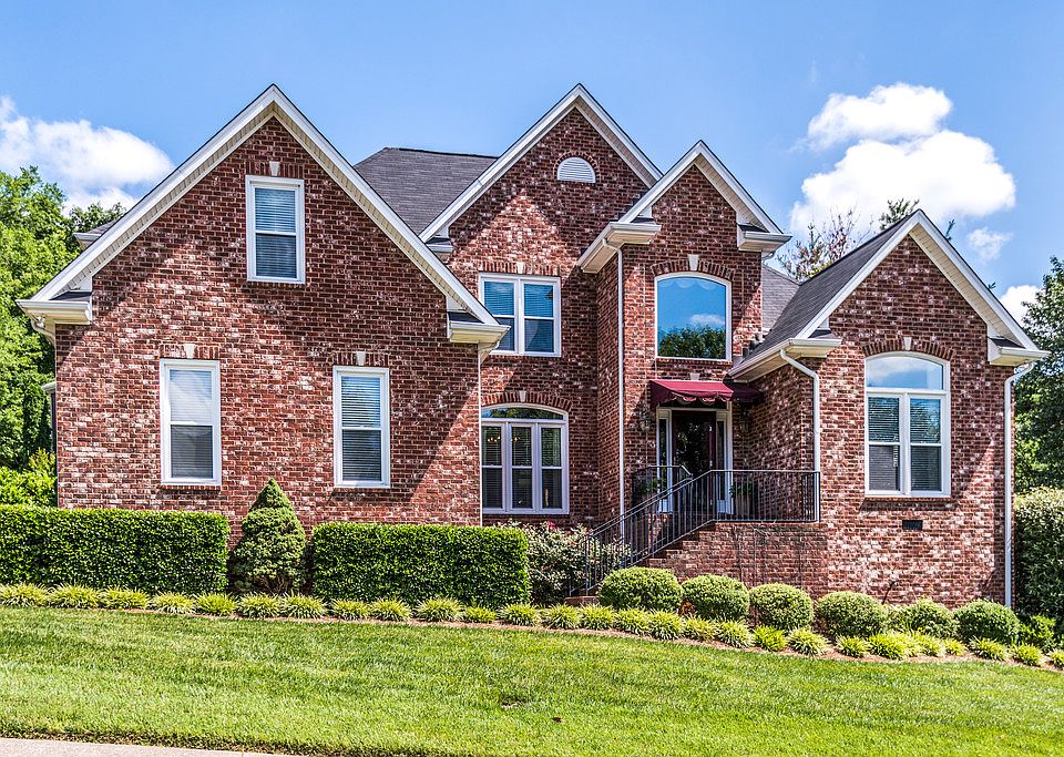 1st image of 2700 N Highlands Dr