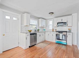 61 Bluff St, Riverside, RI 02915