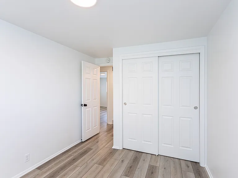 Sierra Ridge Apartments — Photo 13
