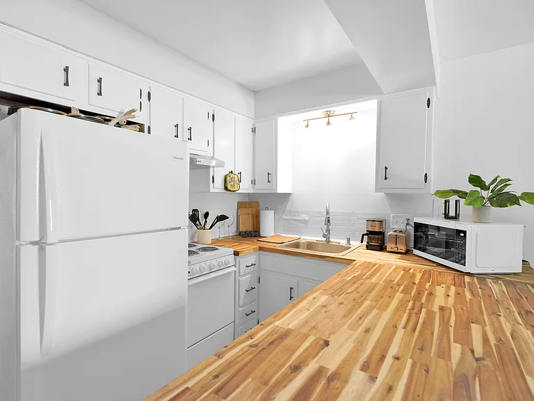 406 Edgar St #4 — Photo 3