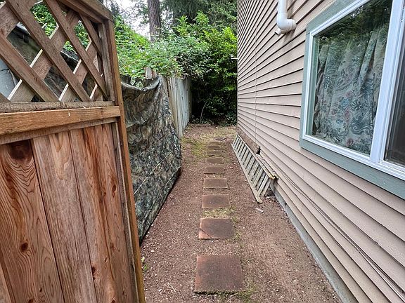 4th image of 13056 23rd Ave NE