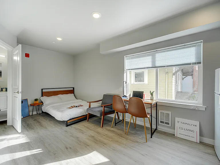 Ace Apartments — Photo 31
