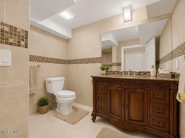 14 Heathrow Ct — Photo 40