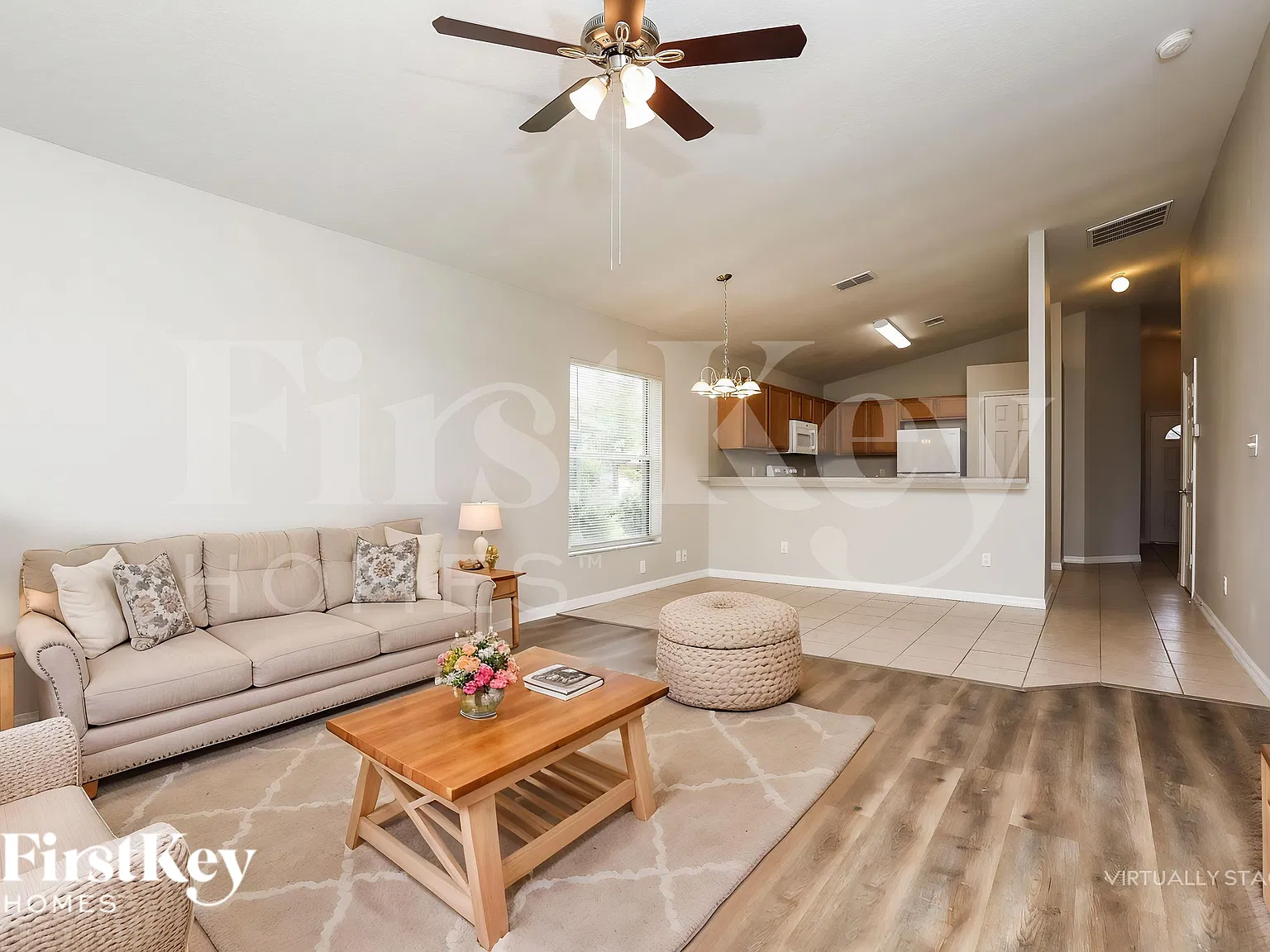 3 bed, 2.0 bath, 1221 sqft, $2,095 — Photo 3