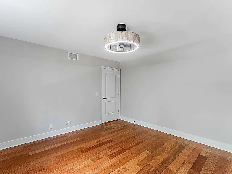 307 Abington Woods Dr — Photo 6