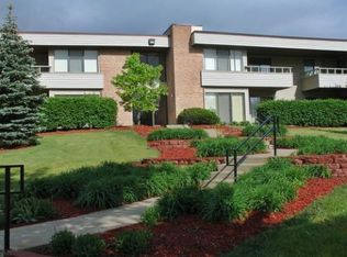 950 N Countryside Dr UNIT 204, Palatine, IL 60067