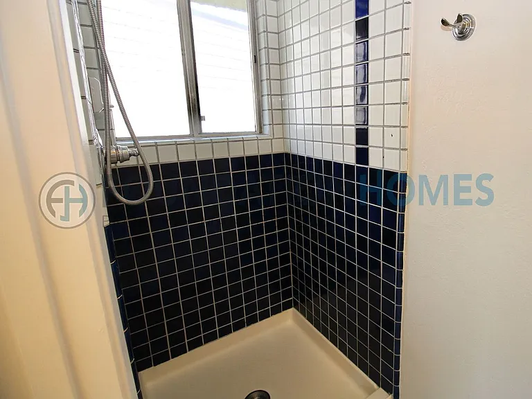 11 Glen Dr — Photo 28