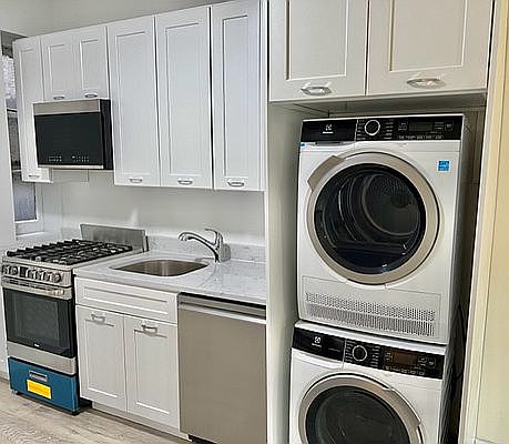 3rd image of 948 Columbus Ave APT 4D