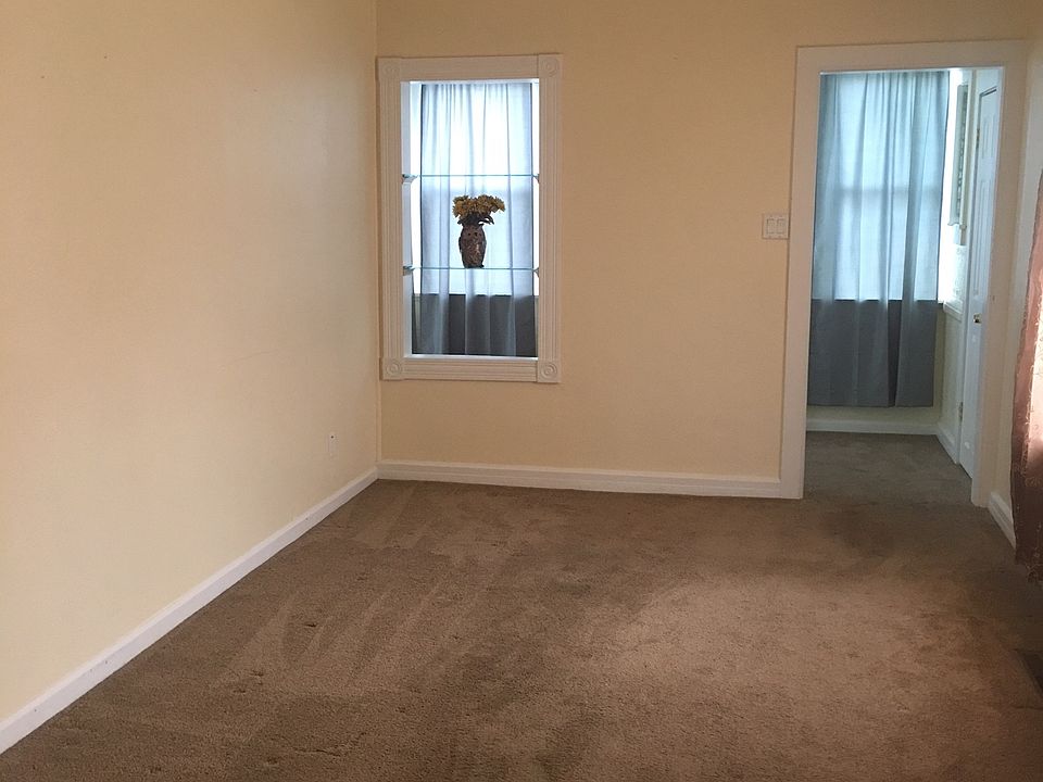 104 E Walnut St, Rawlins, WY 82301 Zillow