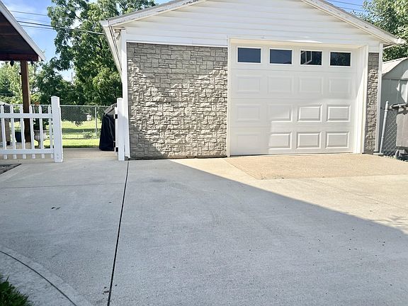 4th image of 517 N Camden Dr