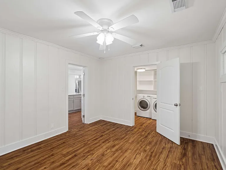 205 Raymond St — Photo 23