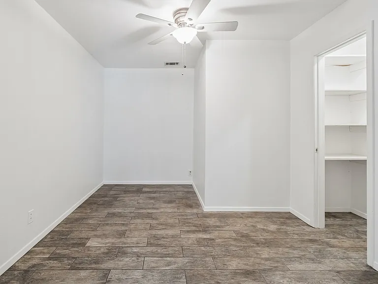 5929 Canterview Dr — Photo 24