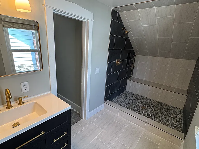 639 Harrison Ave — Photo 22