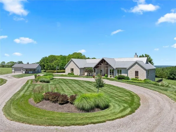 816 E 800th Rd, Lawrence, KS 66047