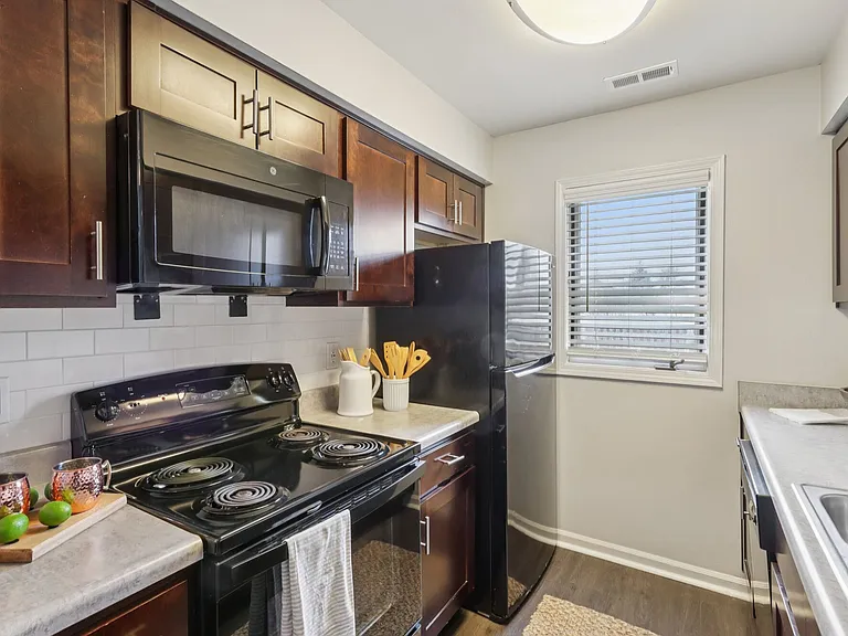 Northlake Village — Photo 9