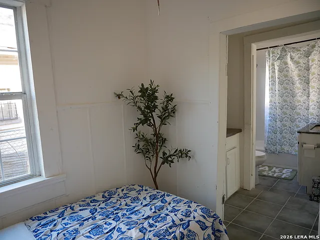 1820 Ruiz St — Photo 10