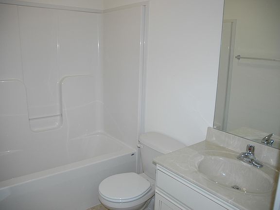 5th image of 3021 W Lake Ave #8