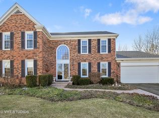 140 Redwood Ln, Barrington, IL 60010