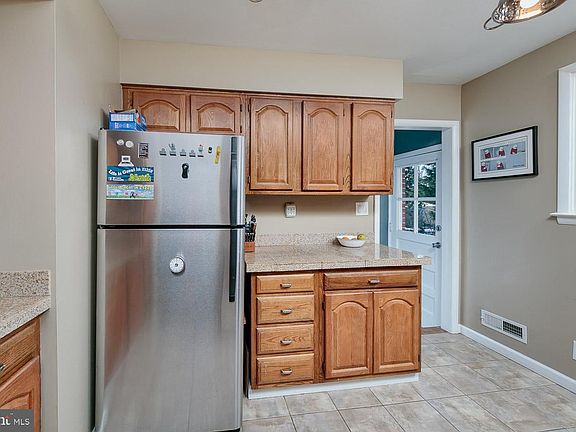 4th image of 105 Glenrae Dr